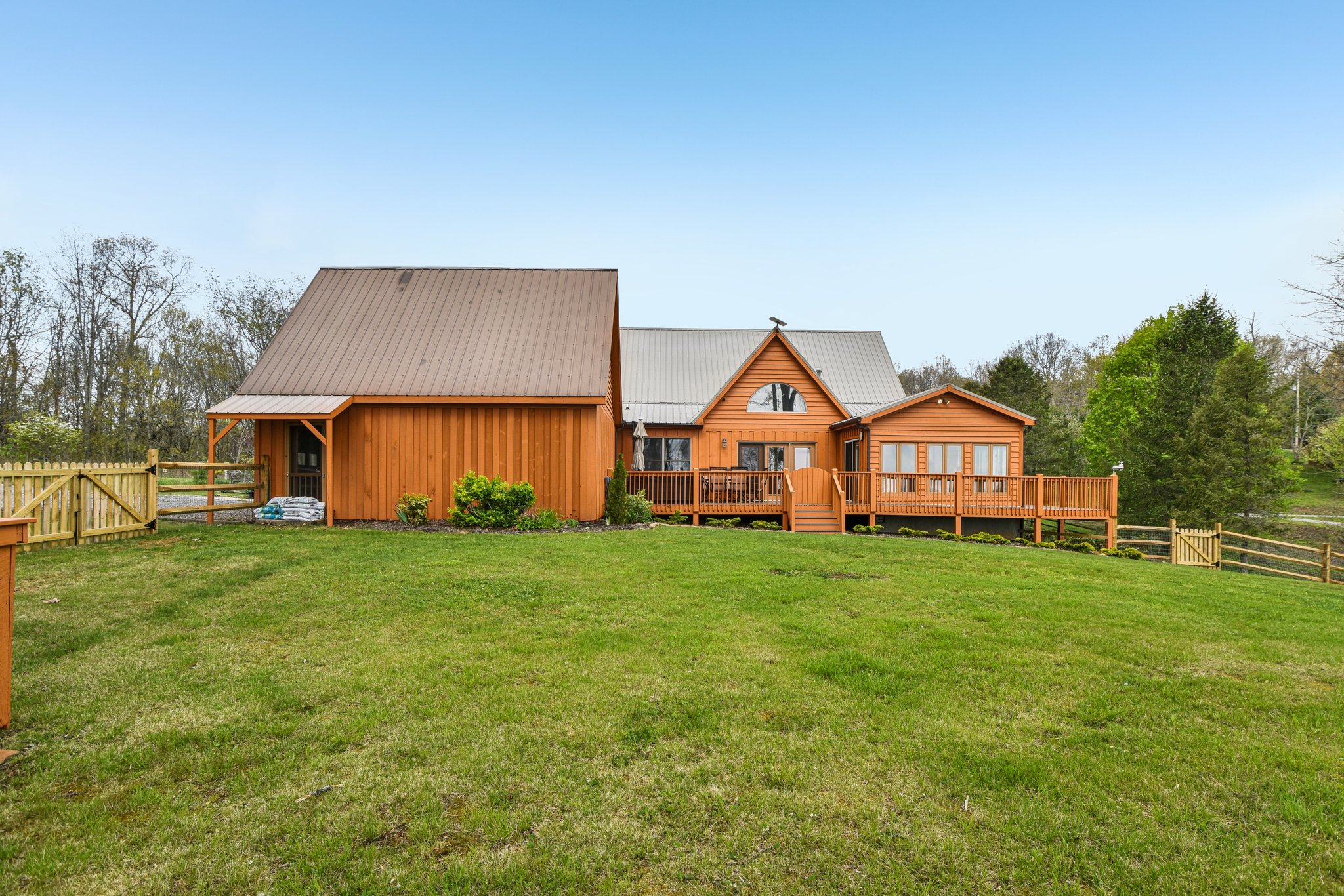 Pioneer Ridge Rd-0105-039.jpg