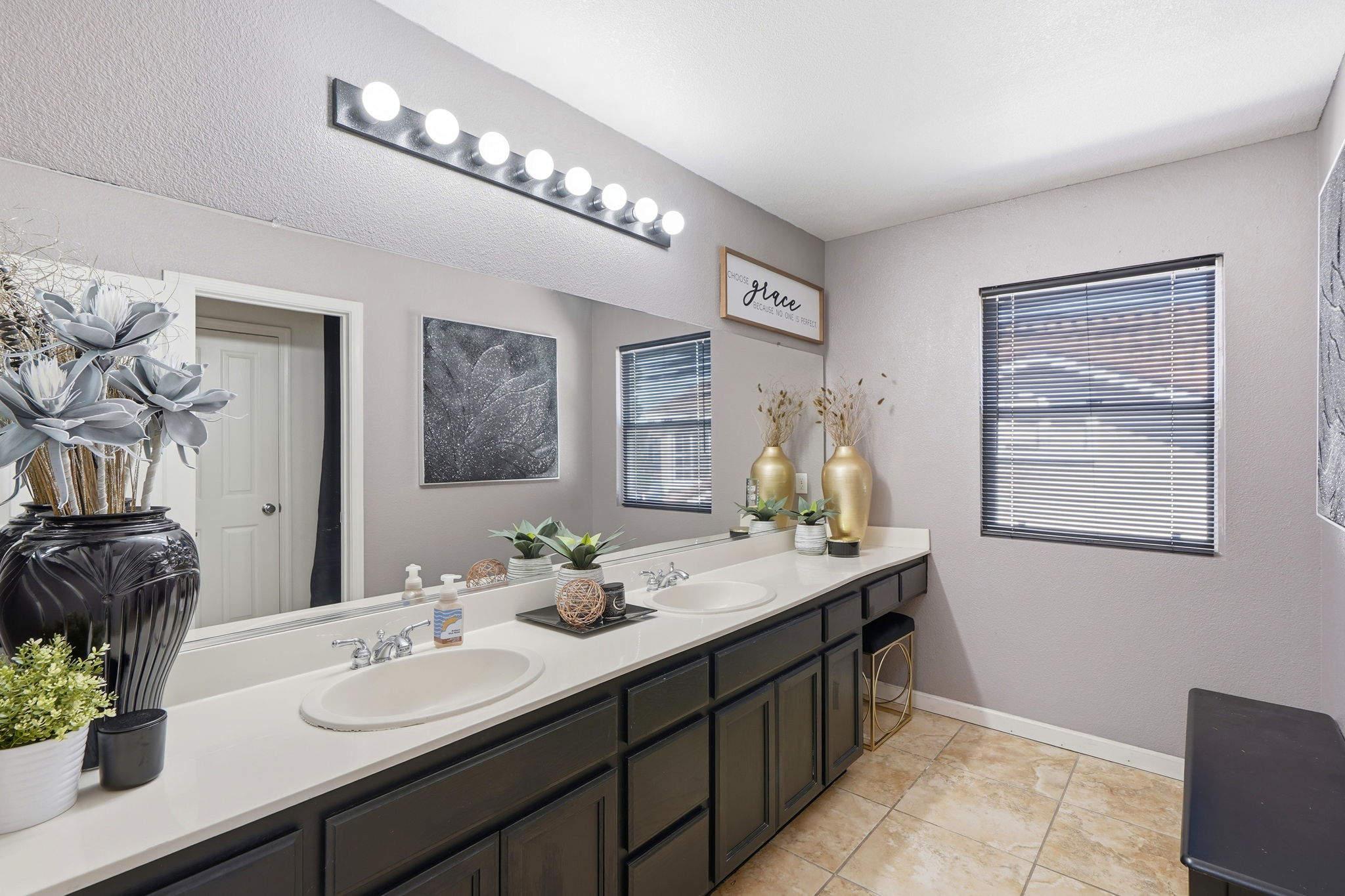 048_F8_5312 Summerfield Dr