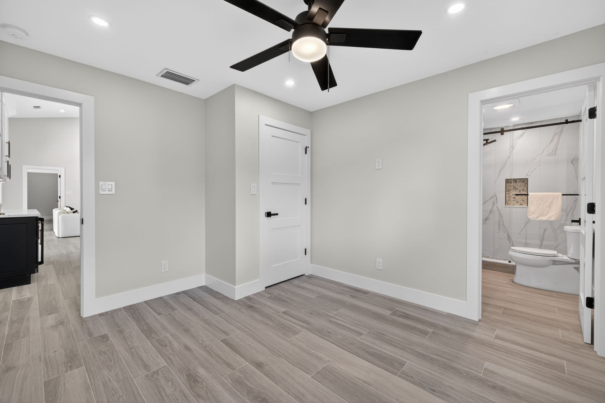 Guest Bedroom 2 - 2 of 2