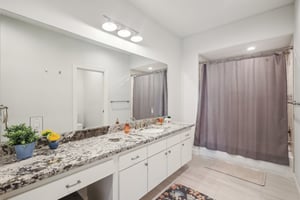 Hidalgo St-1204-043.jpg