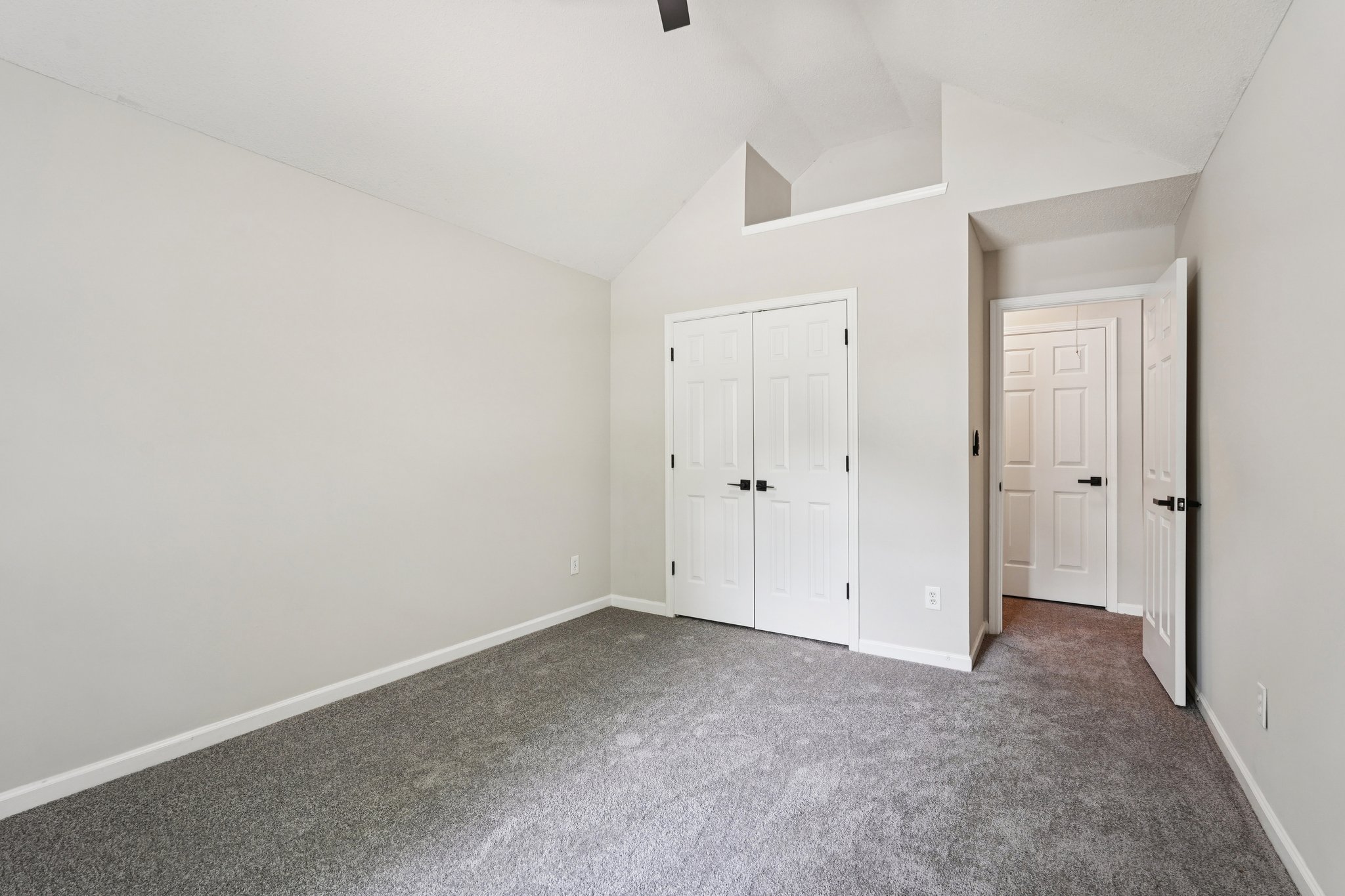 Rolling Meadow Dr SW-L0105-031.jpg