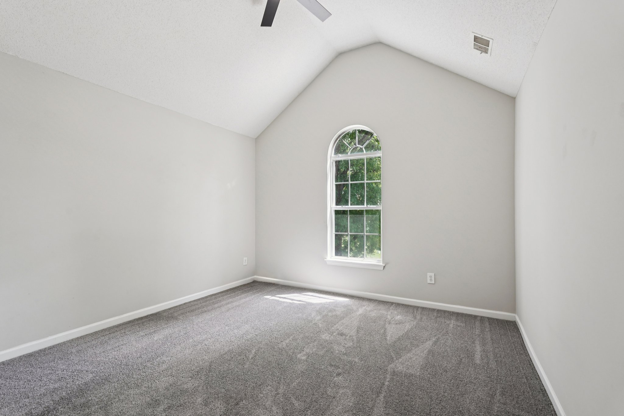 Rolling Meadow Dr SW-L0105-032.jpg