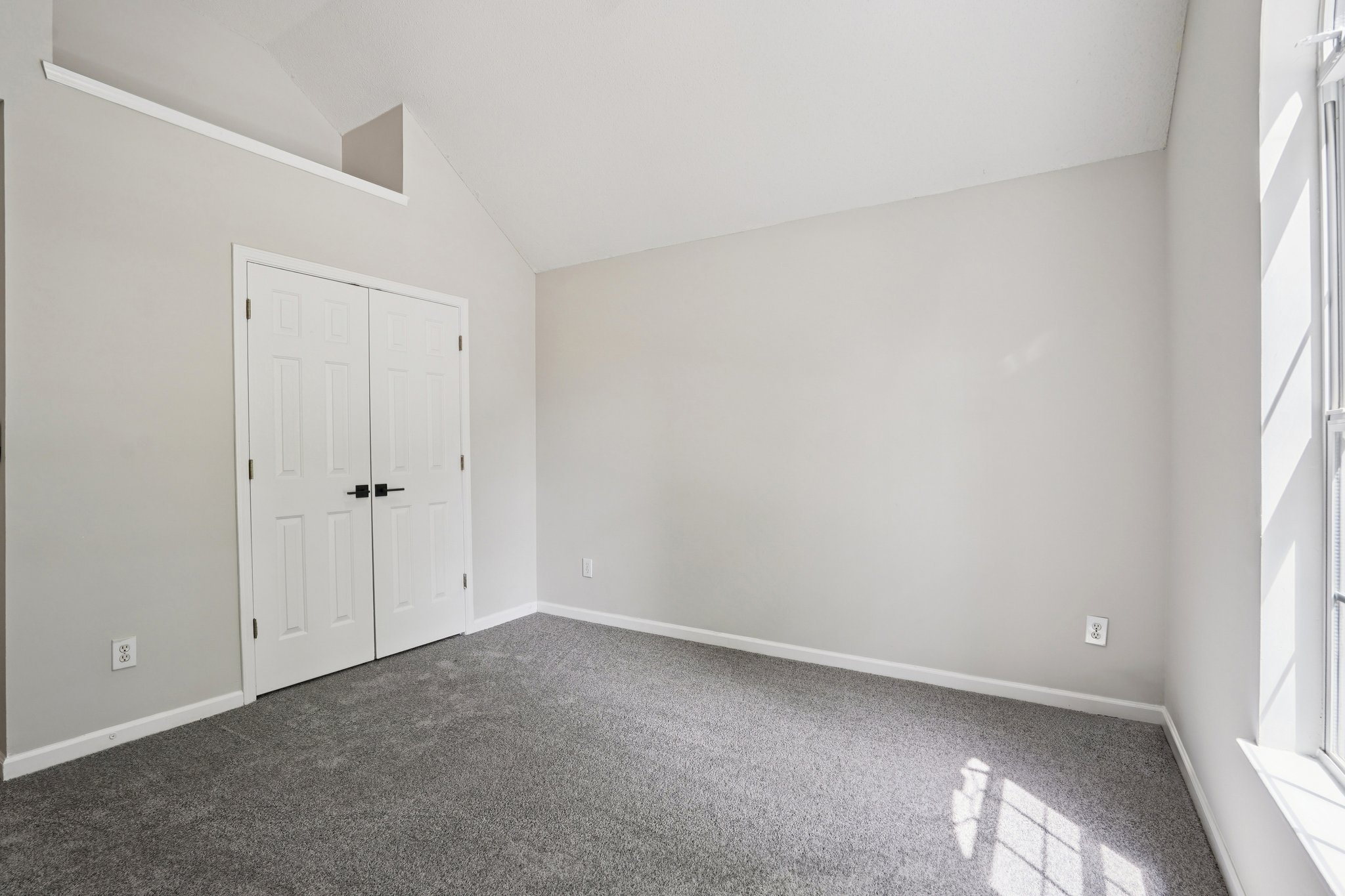 Rolling Meadow Dr SW-L0105-033.jpg