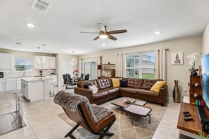 Royal Point Ave-S1209-007.jpg