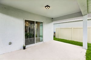 Royal Point Ave-S1209-039.jpg