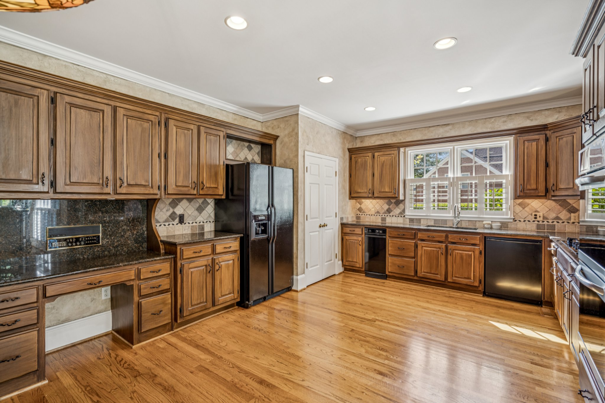 Local_Flavor_Films_5318 Brooke Farm Dr, Dunwoody, GA 30338-076.jpg