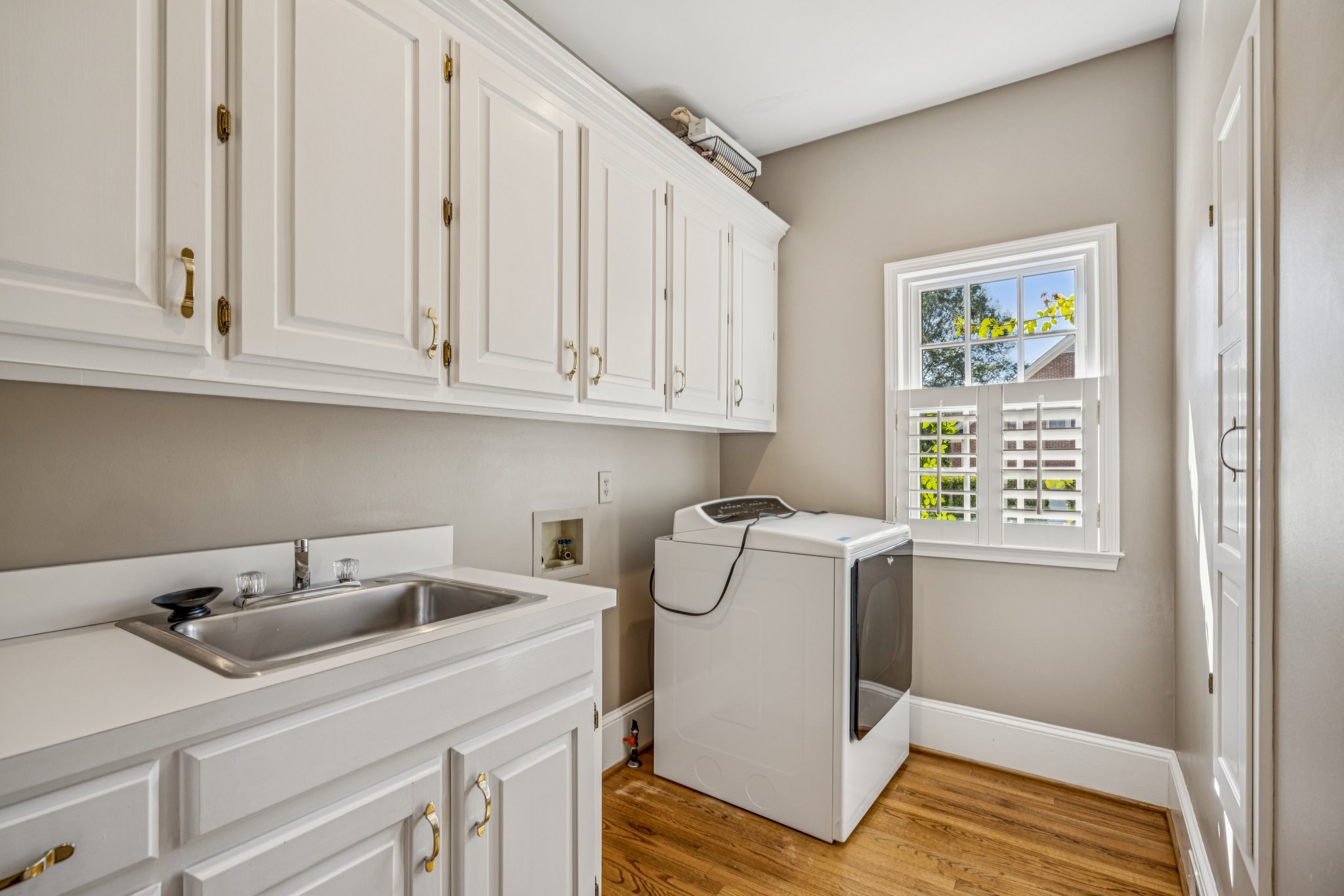 Local_Flavor_Films_5318 Brooke Farm Dr, Dunwoody, GA 30338-121.jpg
