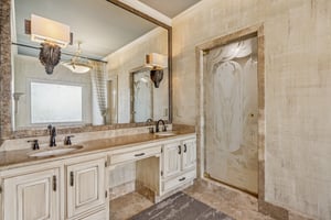 Local_Flavor_Films_5318 Brooke Farm Dr, Dunwoody, GA 30338-106.jpg