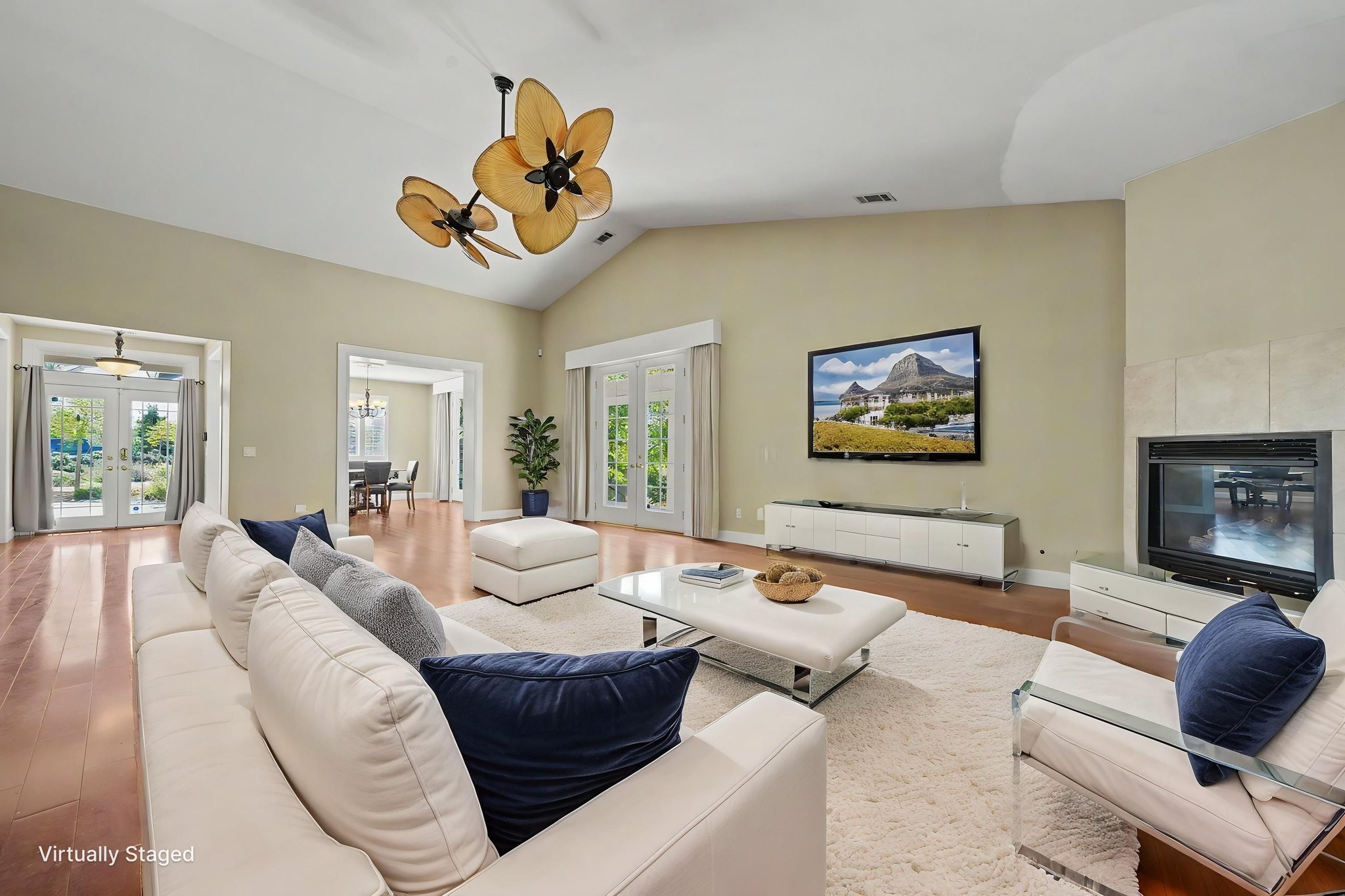 FILE90 virtually staged.jpeg