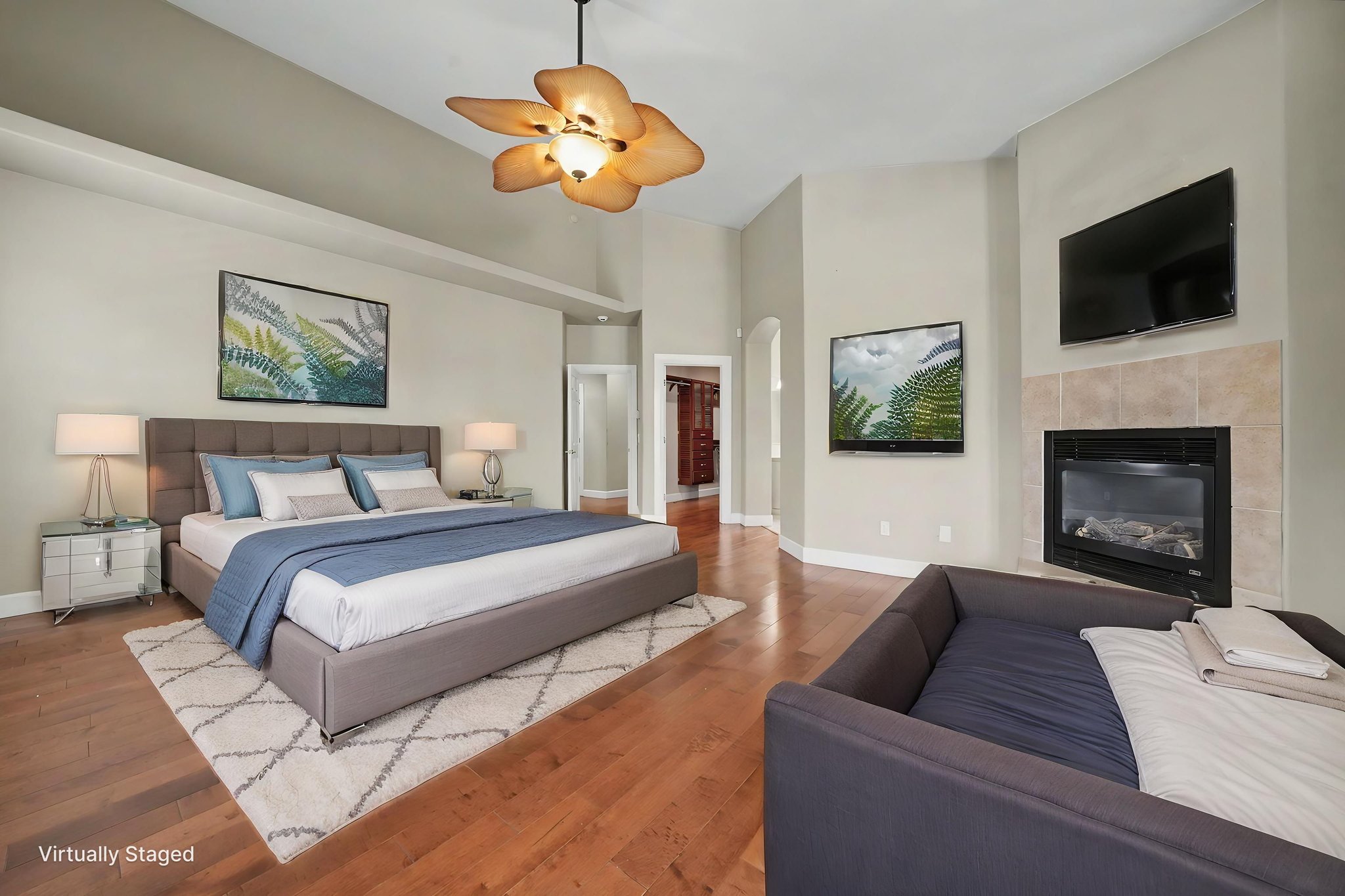 FILE135 virtually staged.jpeg