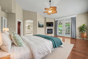 FILE132 virtually staged.jpeg