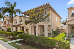 02 - Exterior View