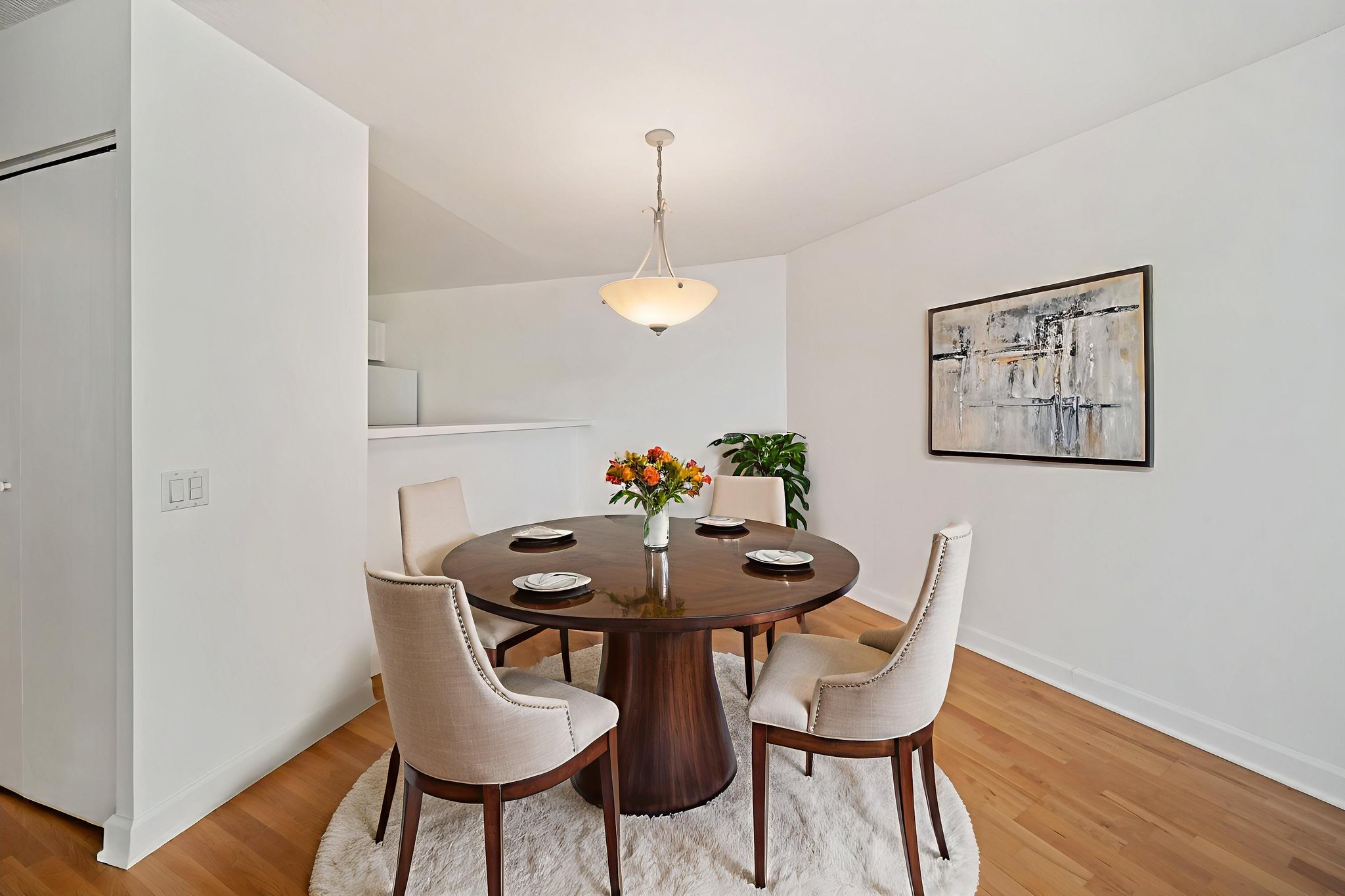 DSC07704 virtually staged.jpeg