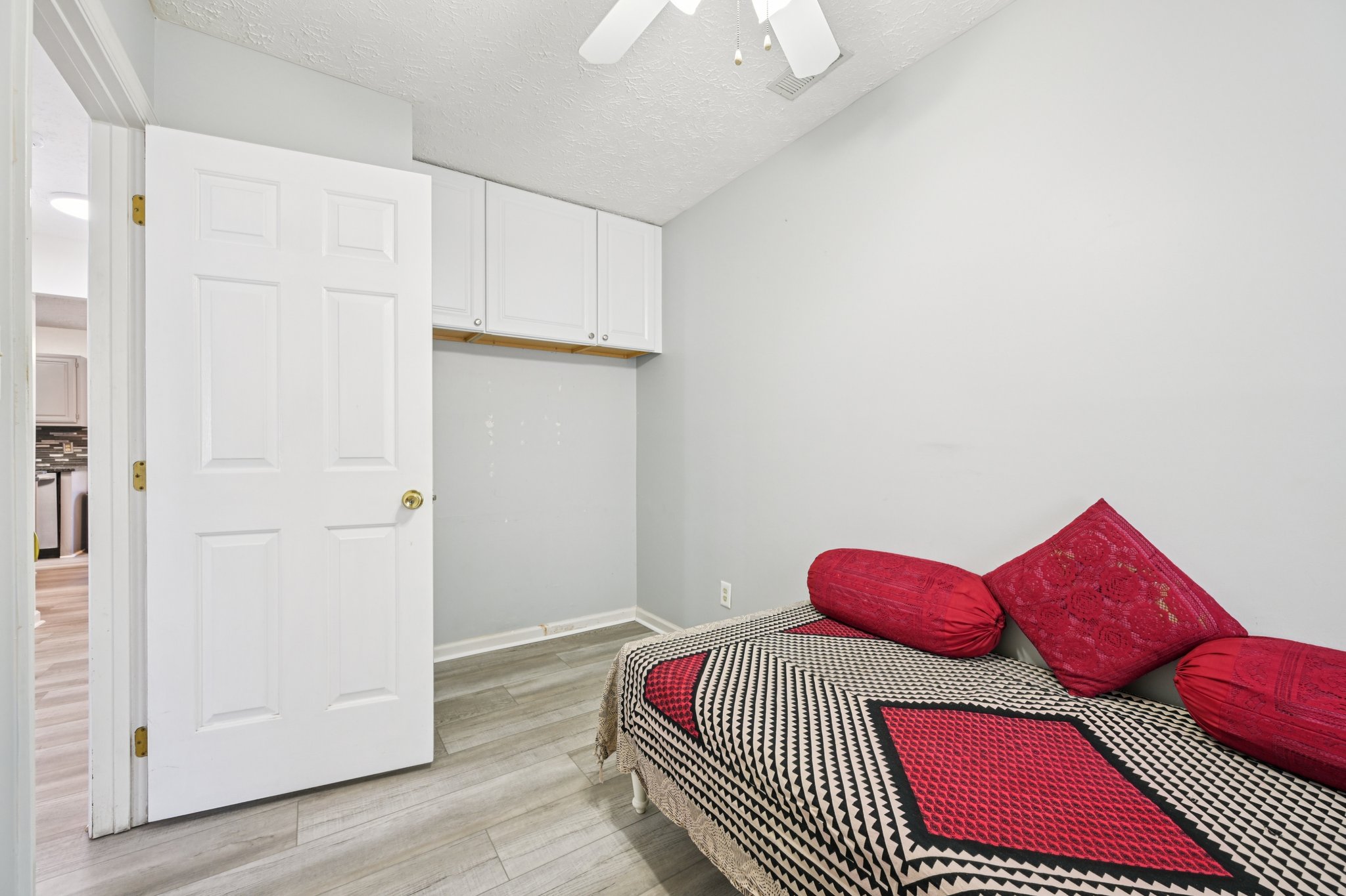 Spring Pines Way-S0509-034.jpg