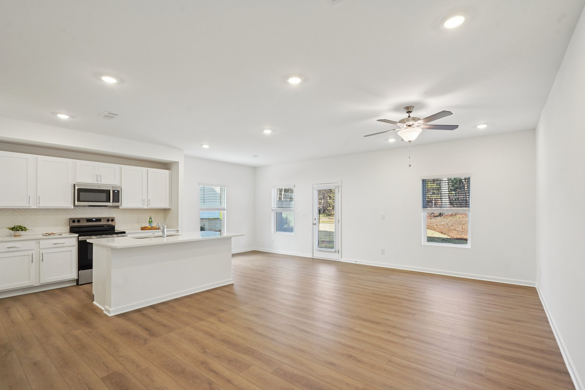 Frontier Ct-S2512-004.jpg