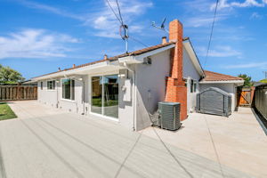043_5324 Selma Ave
