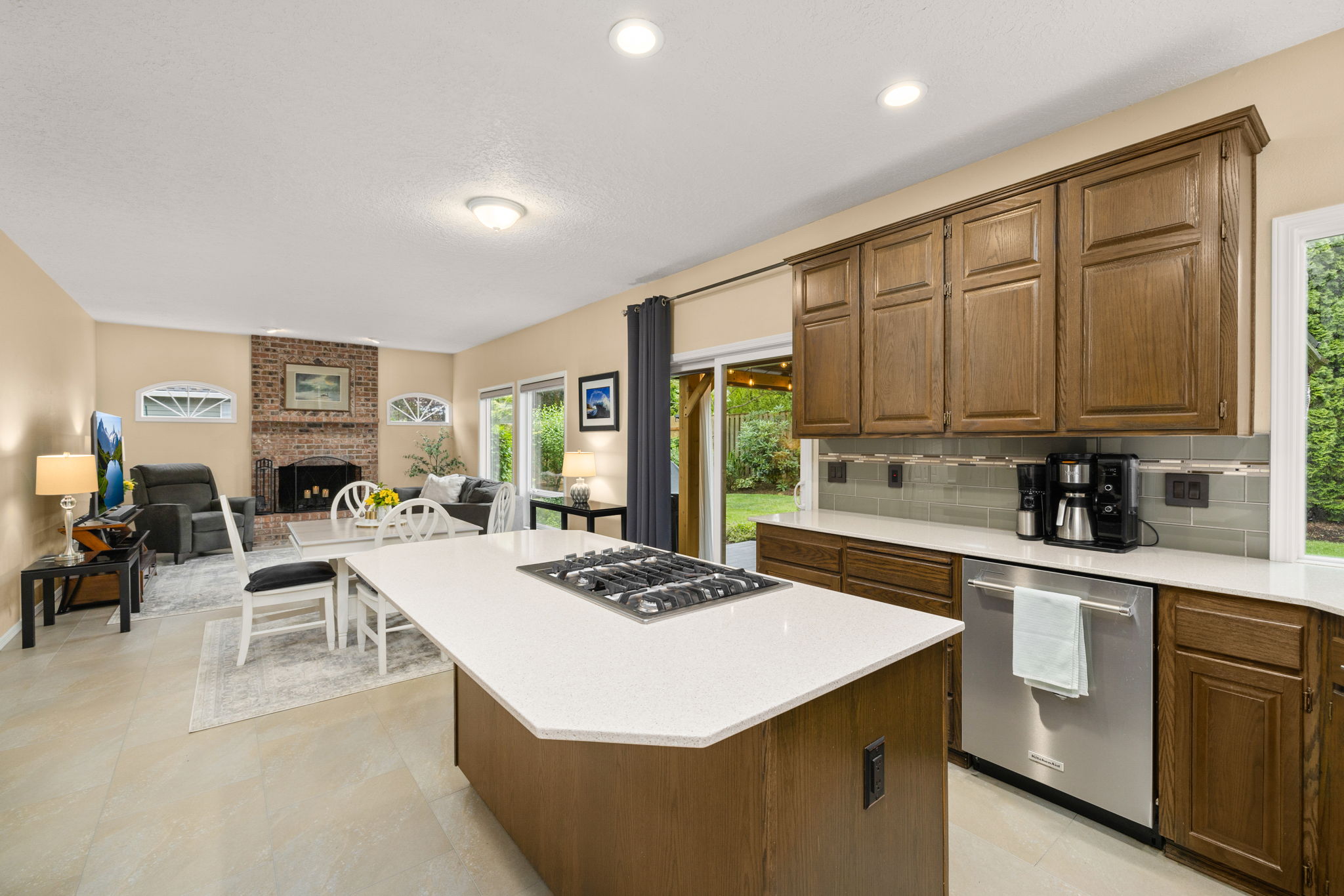 Kitchen - Breakfast Bar