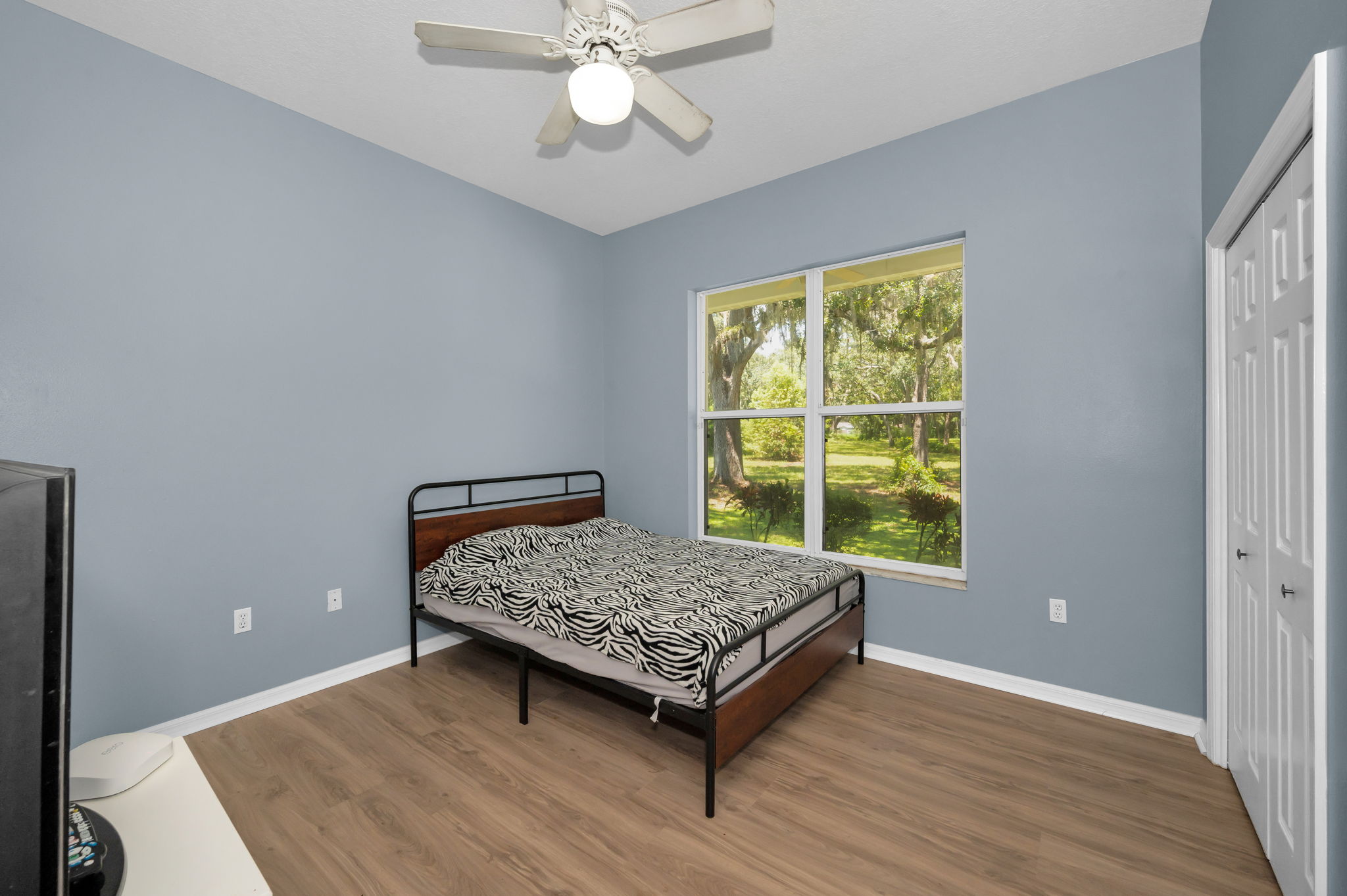 Guest Bedroom2a