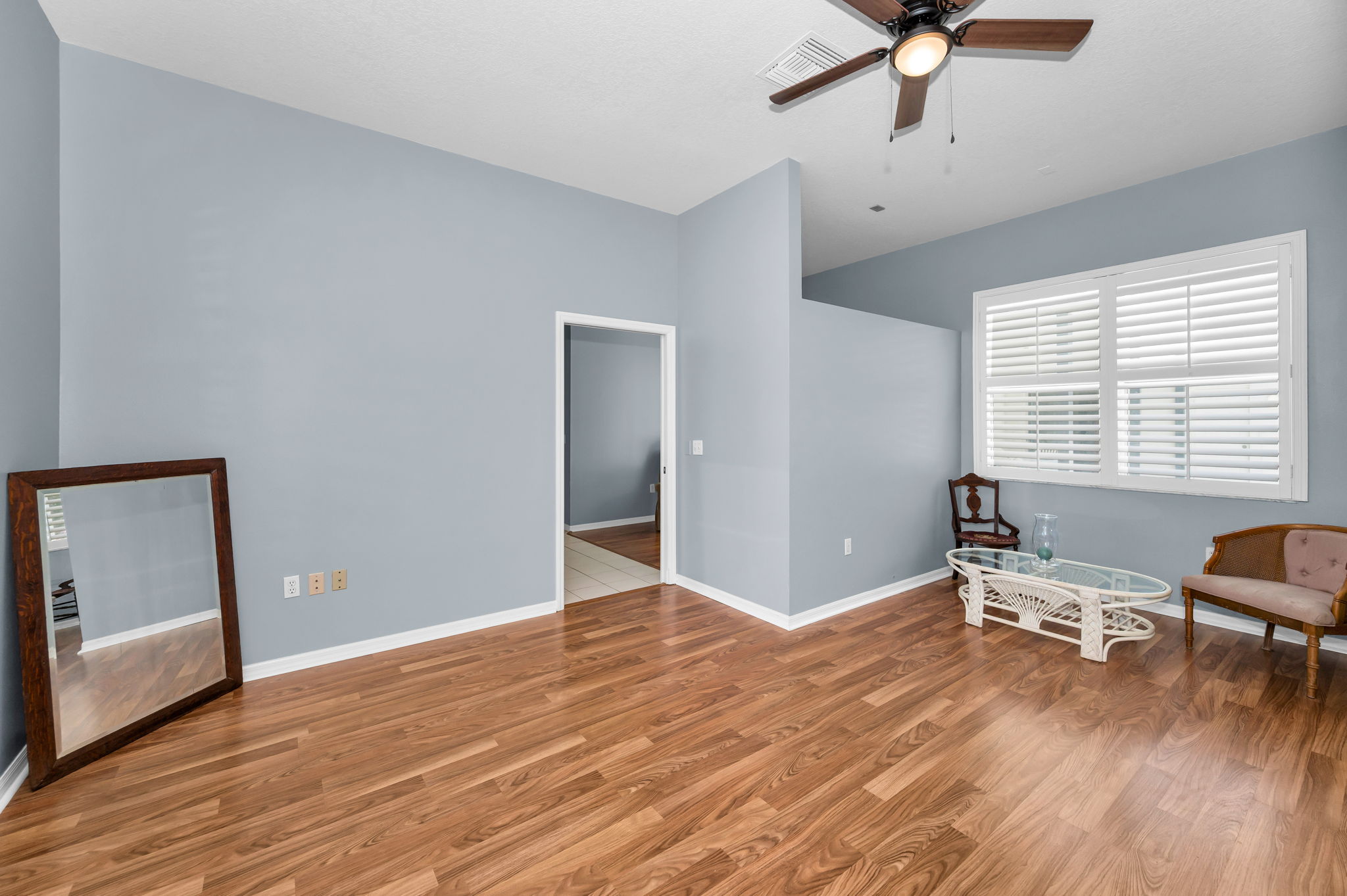 Guest Bedroom3j