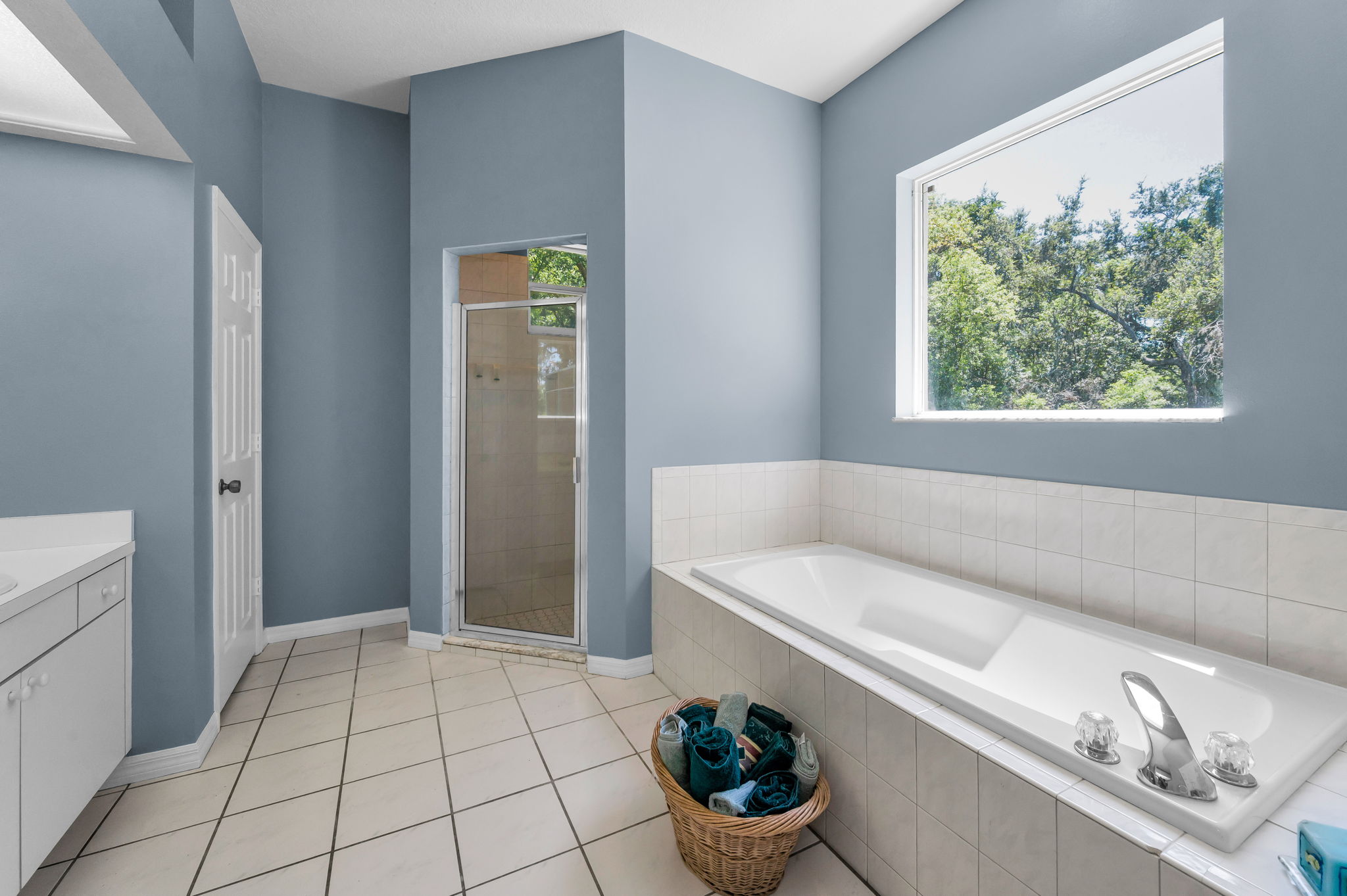 Primary Bathroom1b