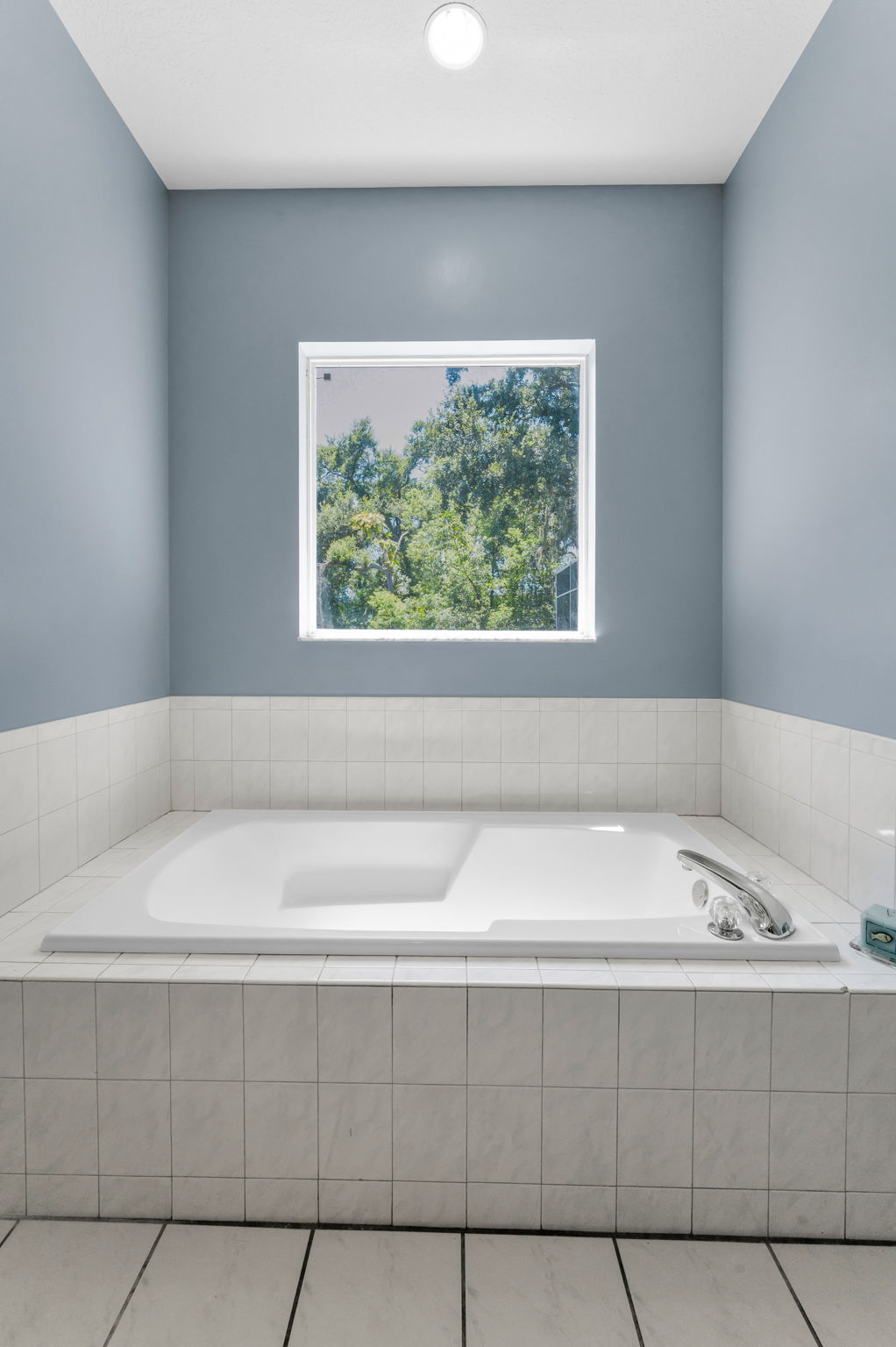 Primary Bathroom1c