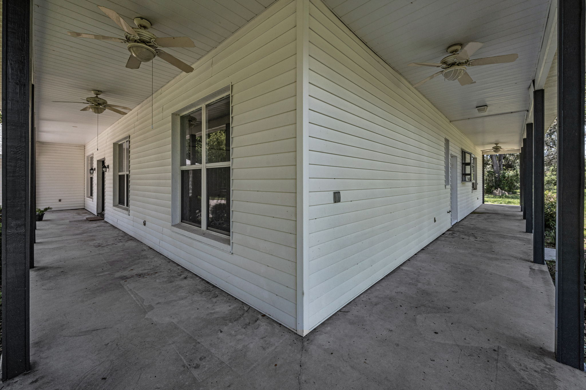 Side Porch4