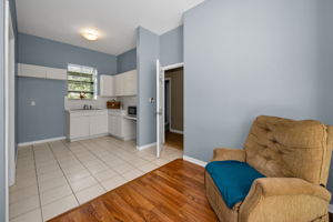 Guest Bedroom3c