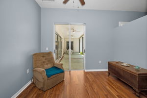Guest Bedroom3e