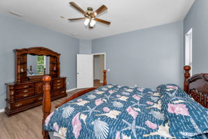 Primary Bedroom1d
