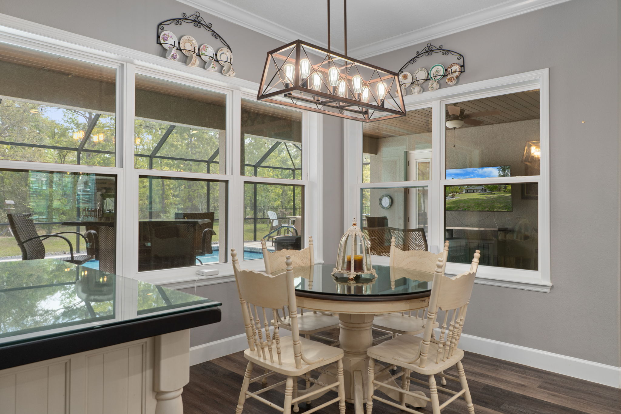 Opposite view of the breakfast nook, looking from the doorway to the primary bedroom suite.