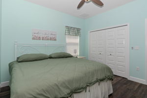 Opposite view of ensuite guest bedroom.