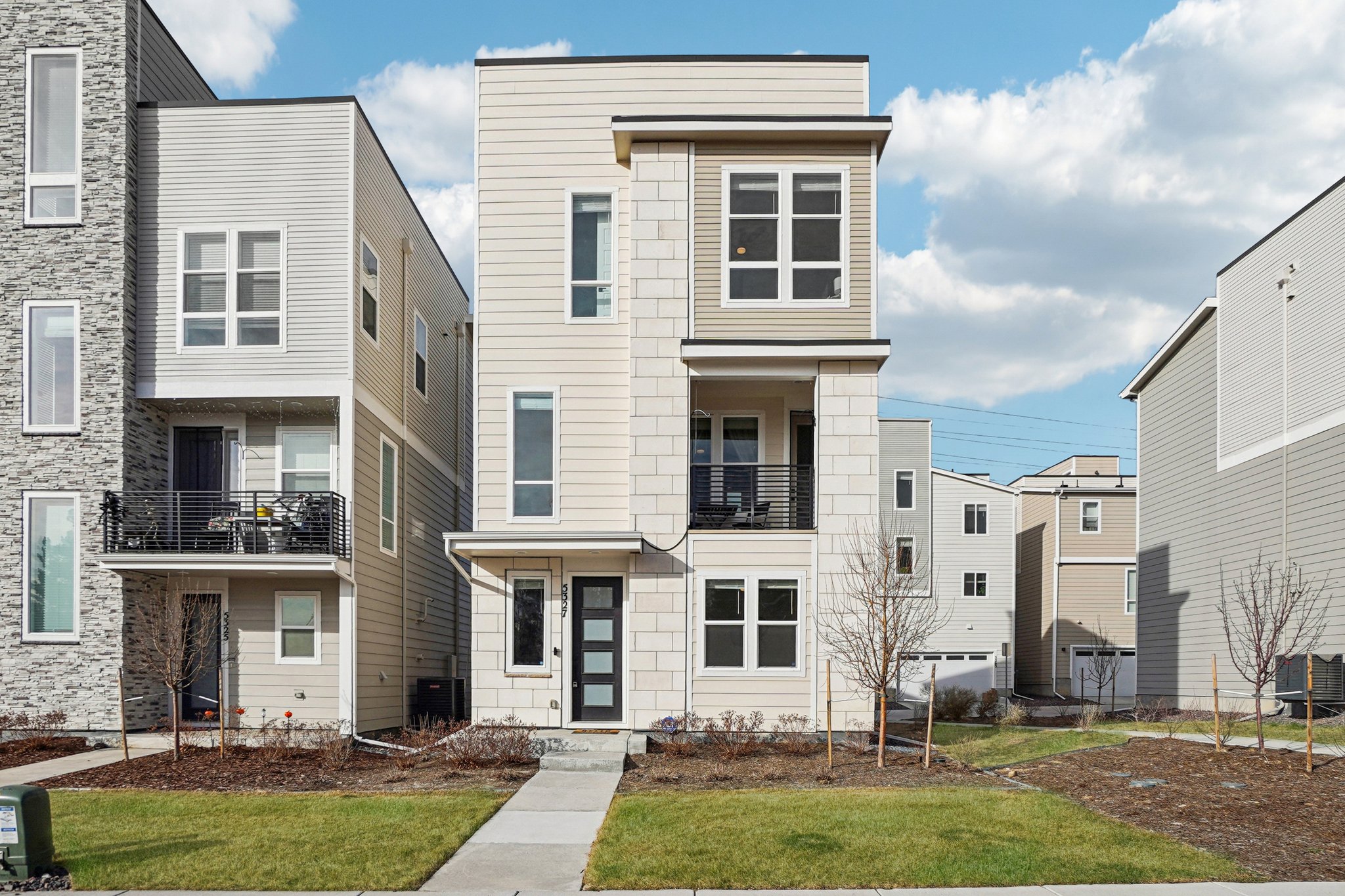 Quail St-L0202-002.jpg