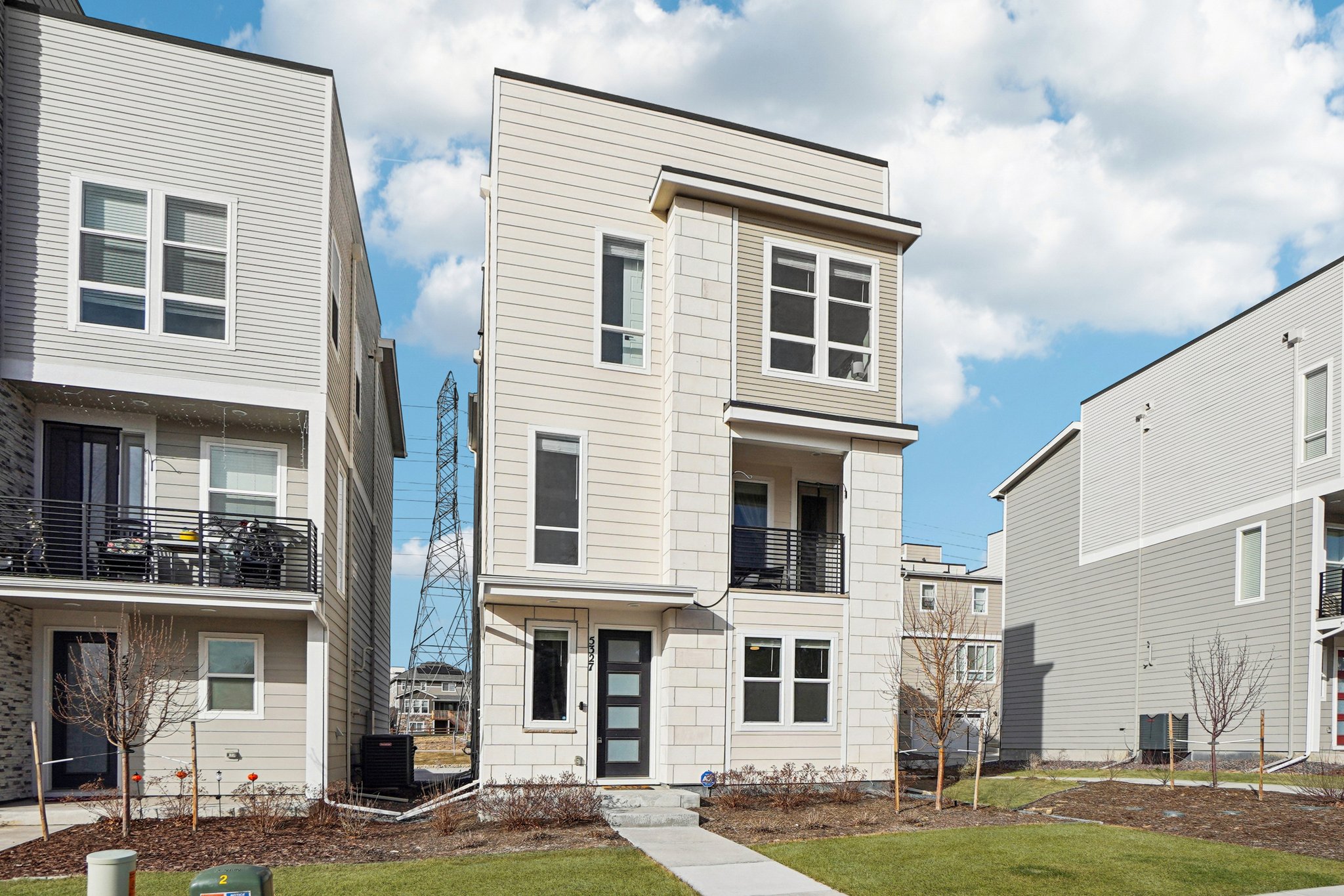 Quail St-L0202-003.jpg