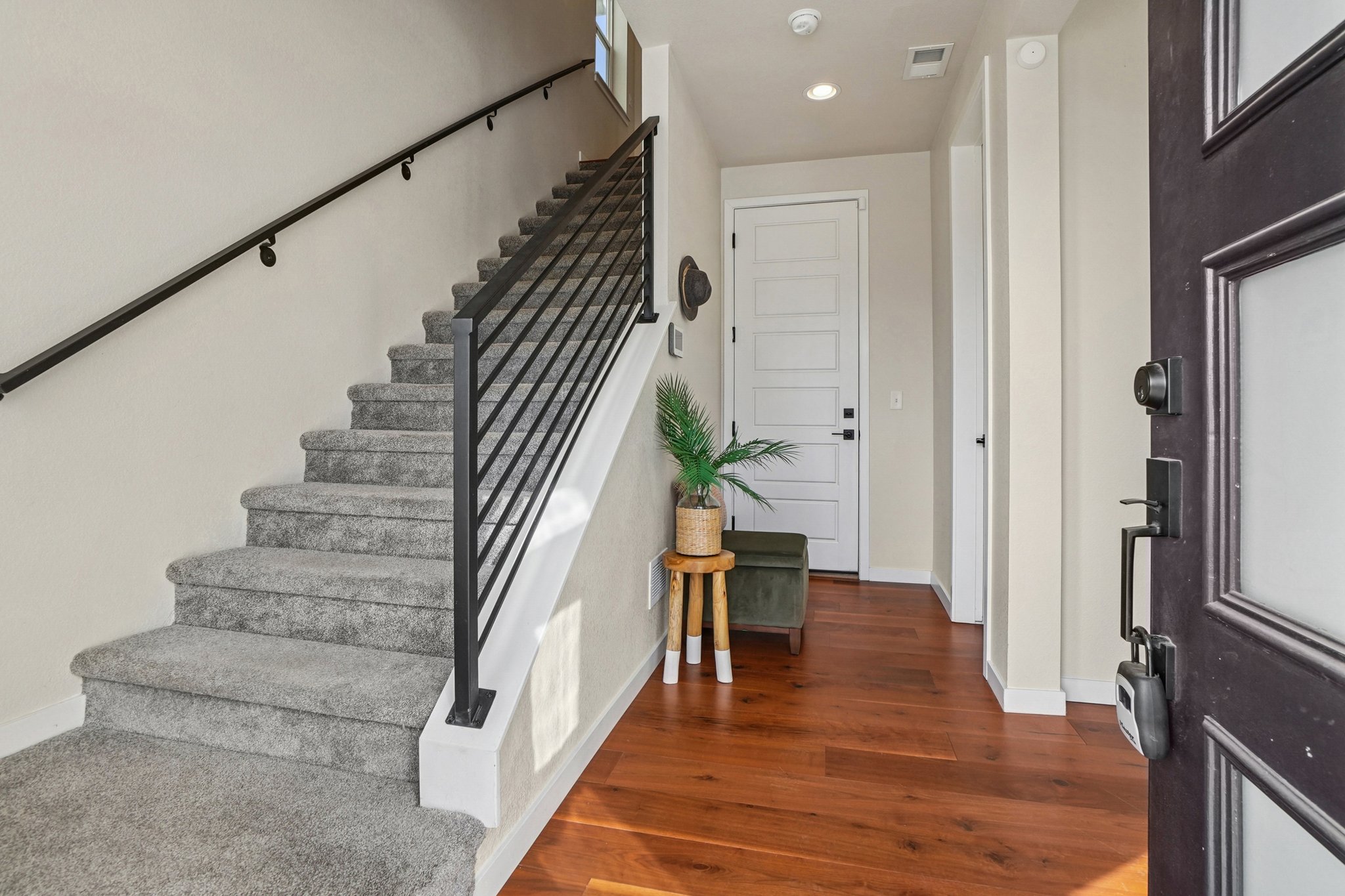 Quail St-L0202-010.jpg