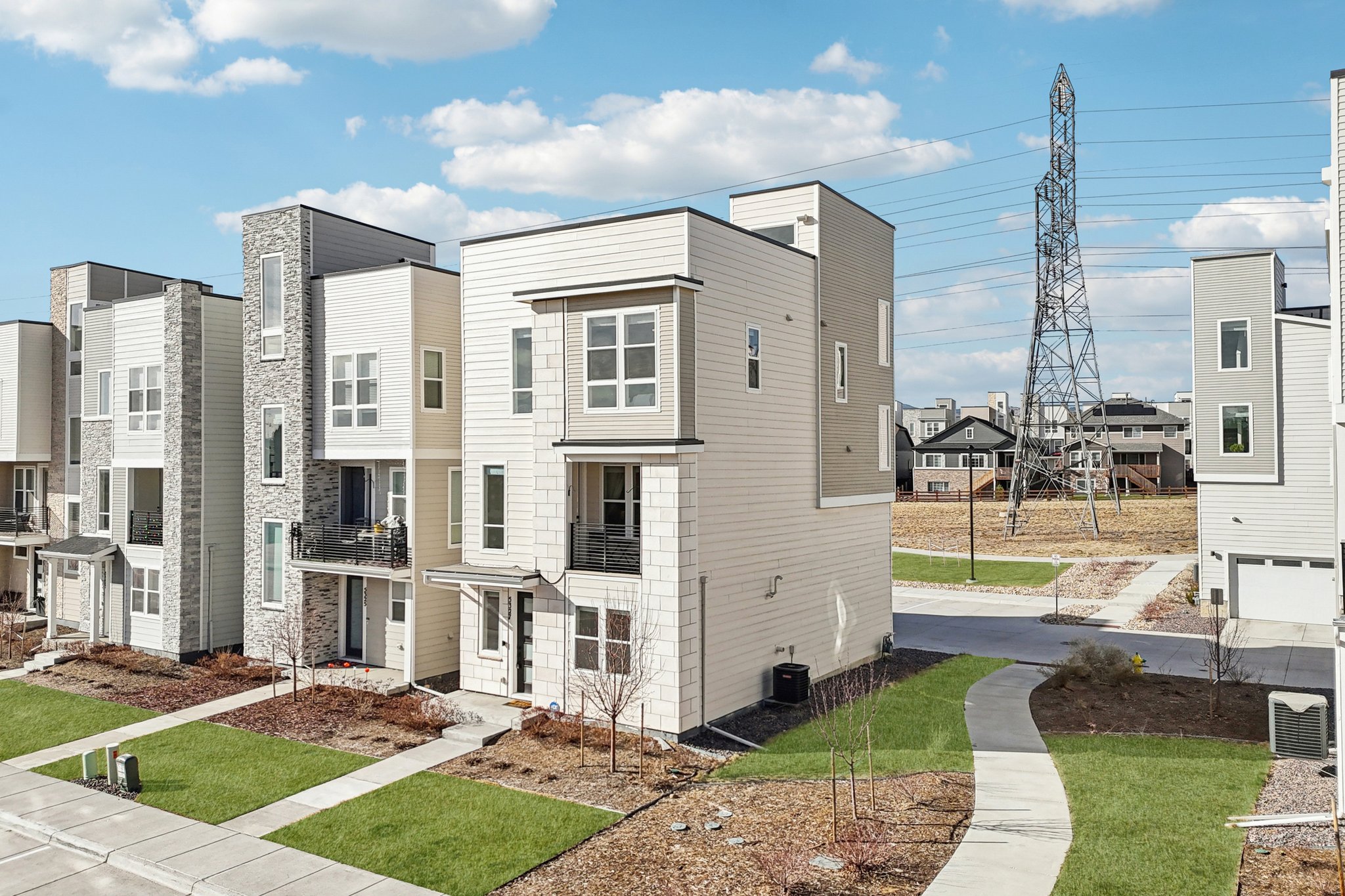 Quail St-L0202-051.jpg