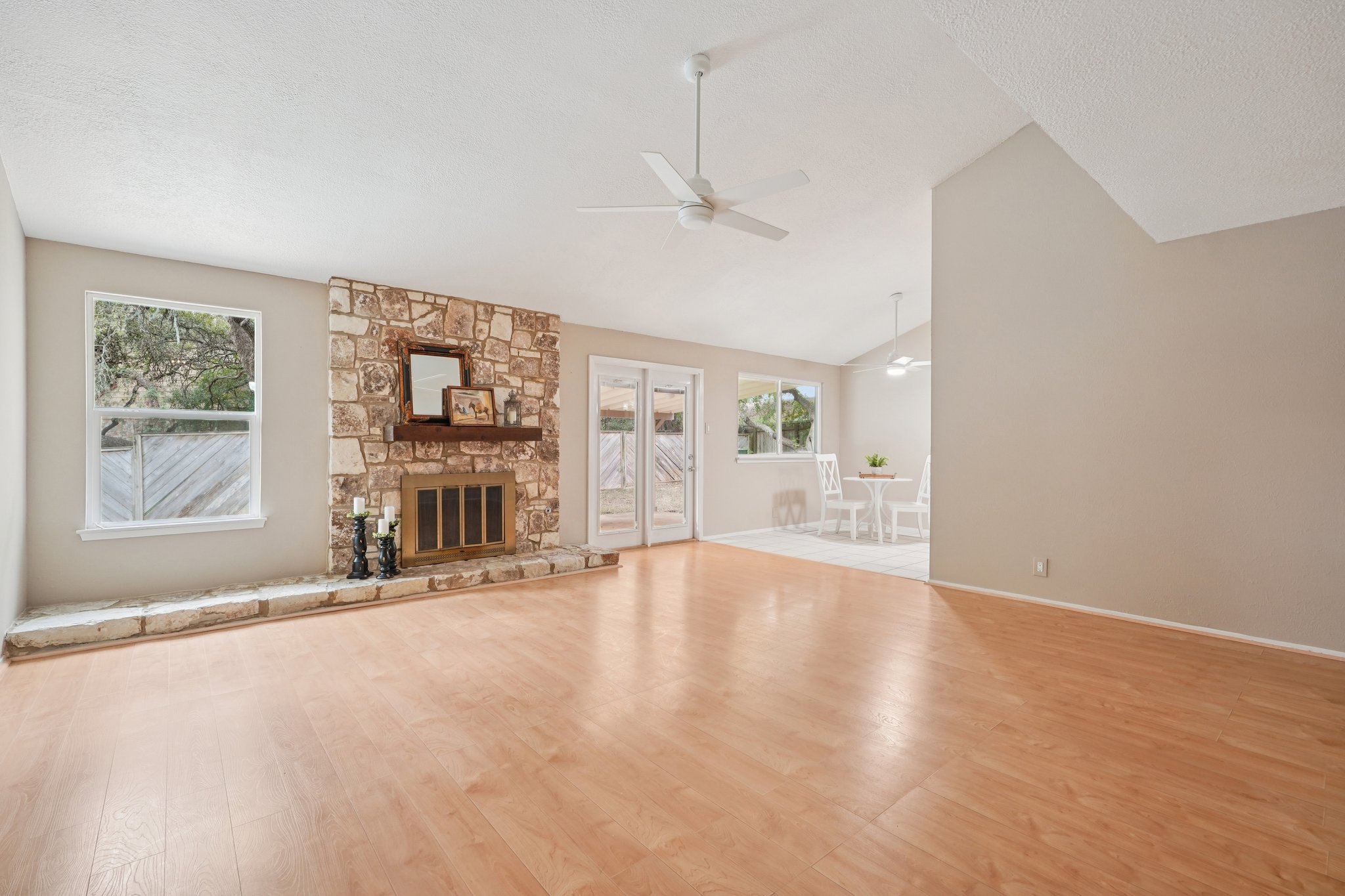 Timber Glade St-S2210-007.jpg