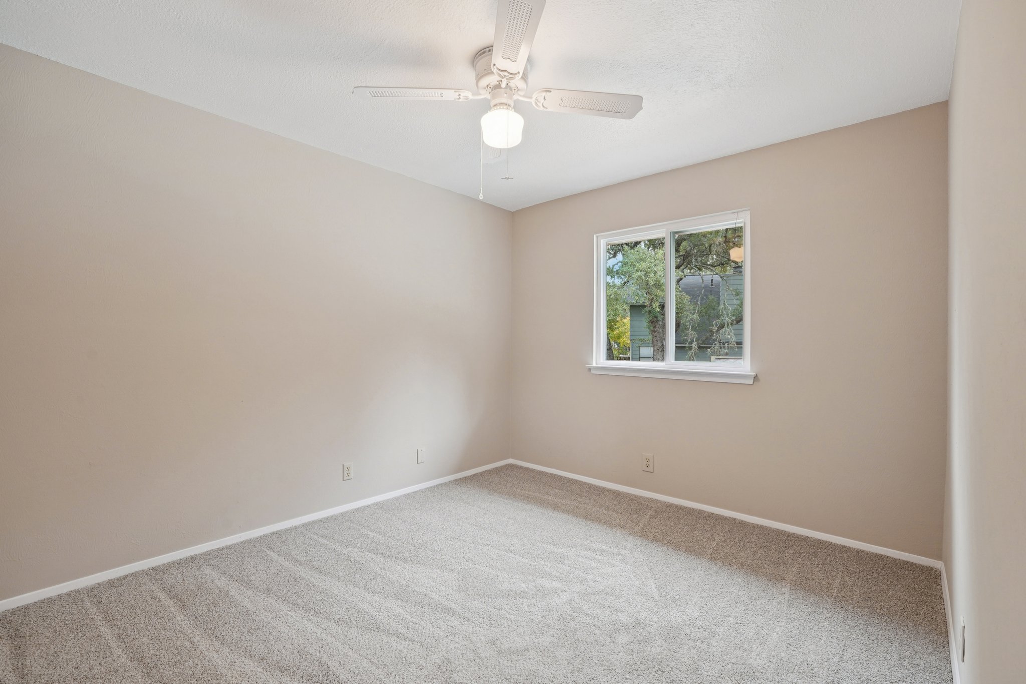 Timber Glade St-S2210-023.jpg