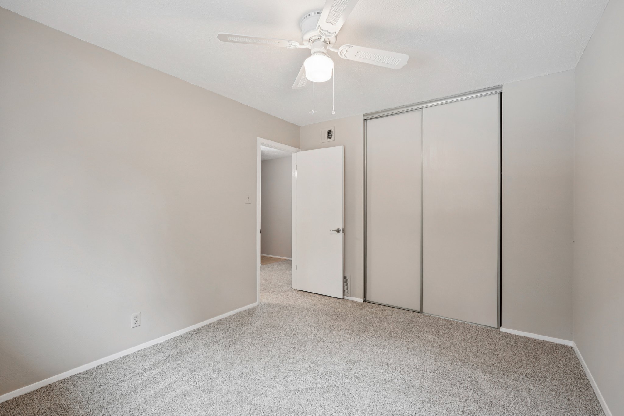 Timber Glade St-S2210-024.jpg