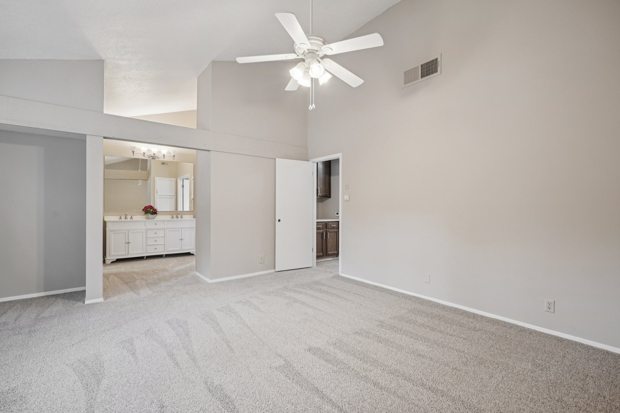 Timber Glade St-S2210-027.jpg