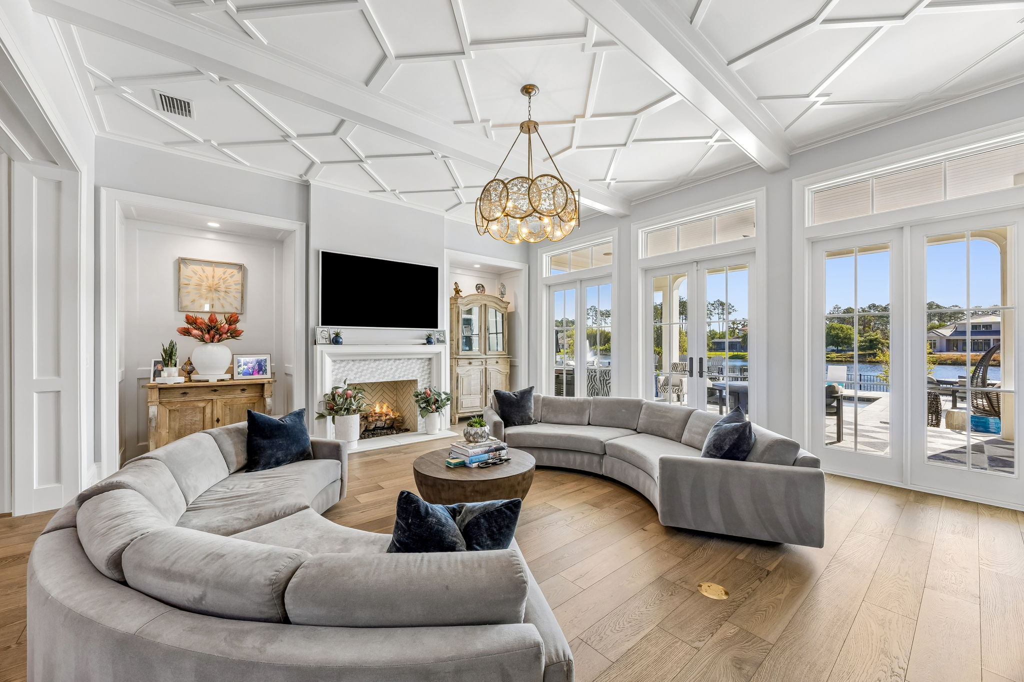 Elegant Living with Views of Lake