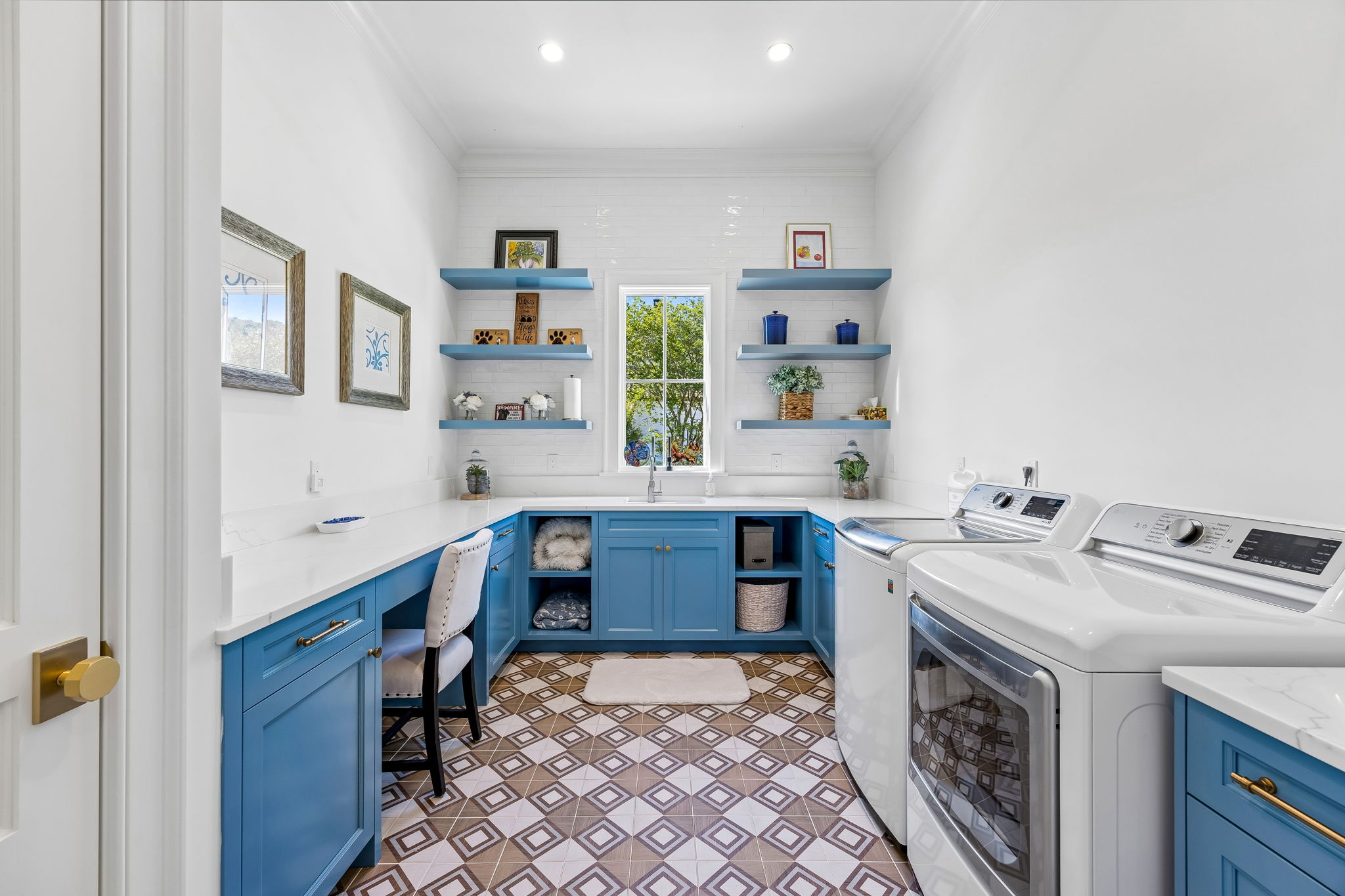 Laundry Room / Desks Built ins