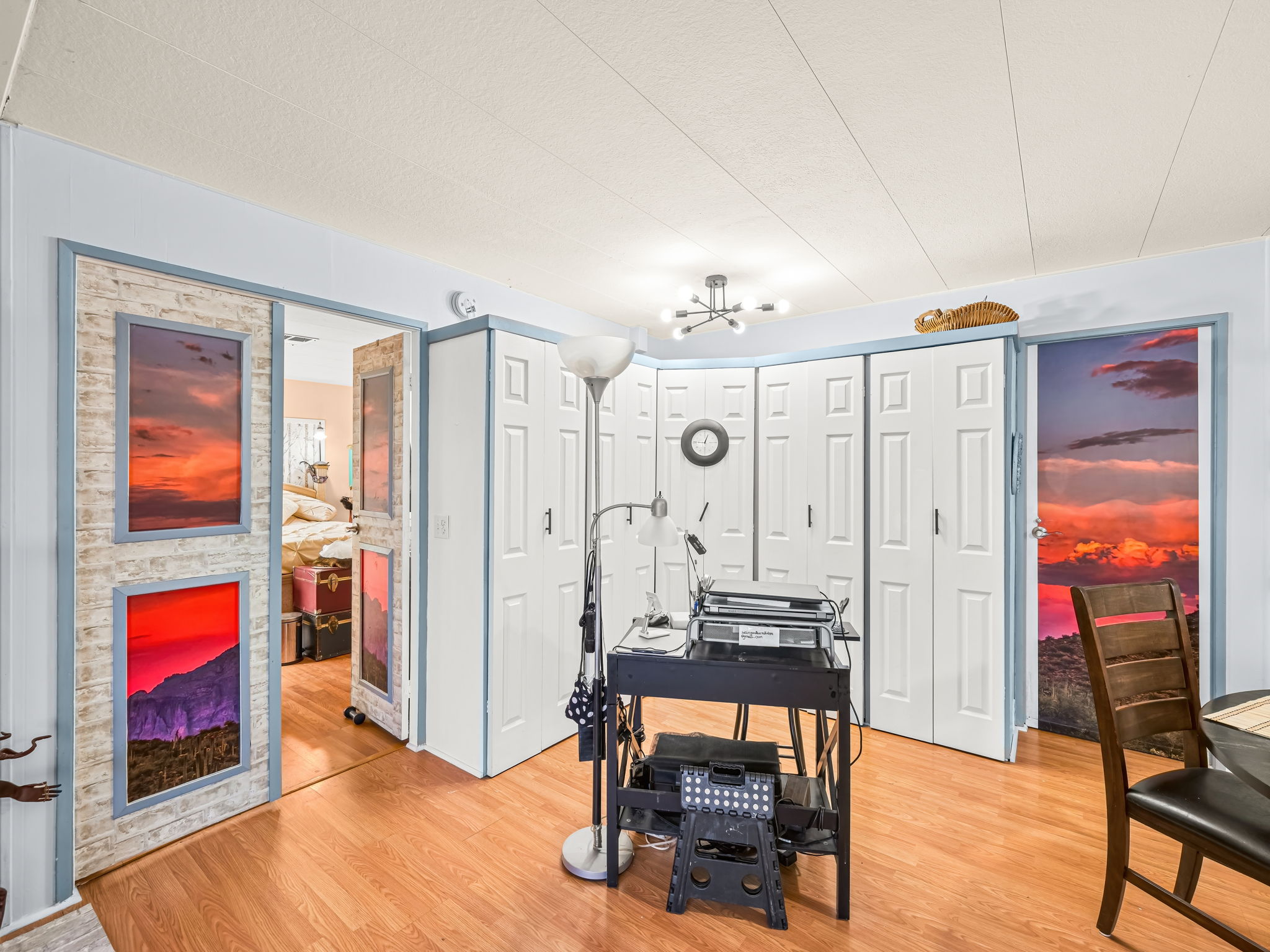  Photo 33