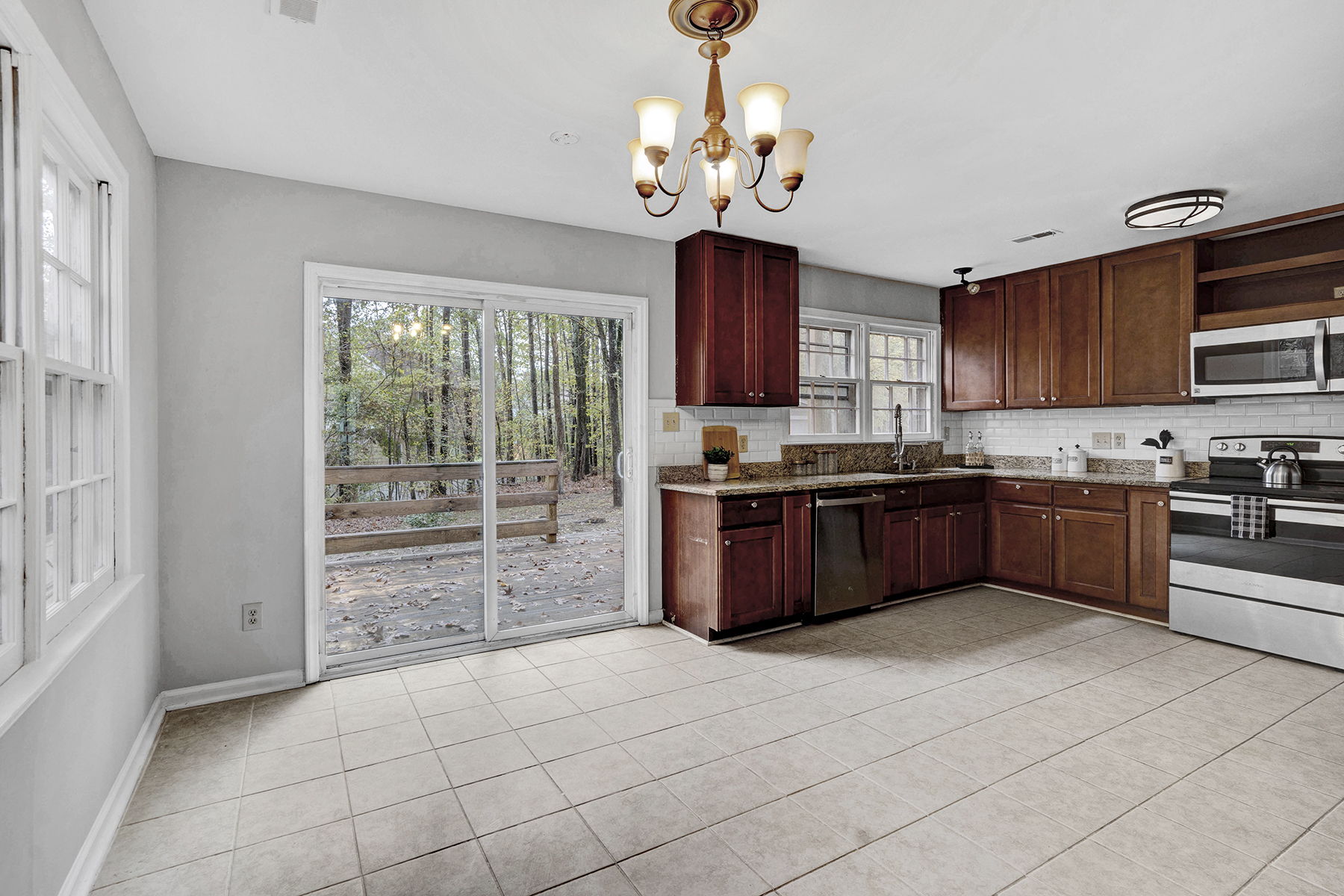 Dining Area/Kitchen