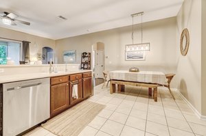 Kitchen/Breakfast Area