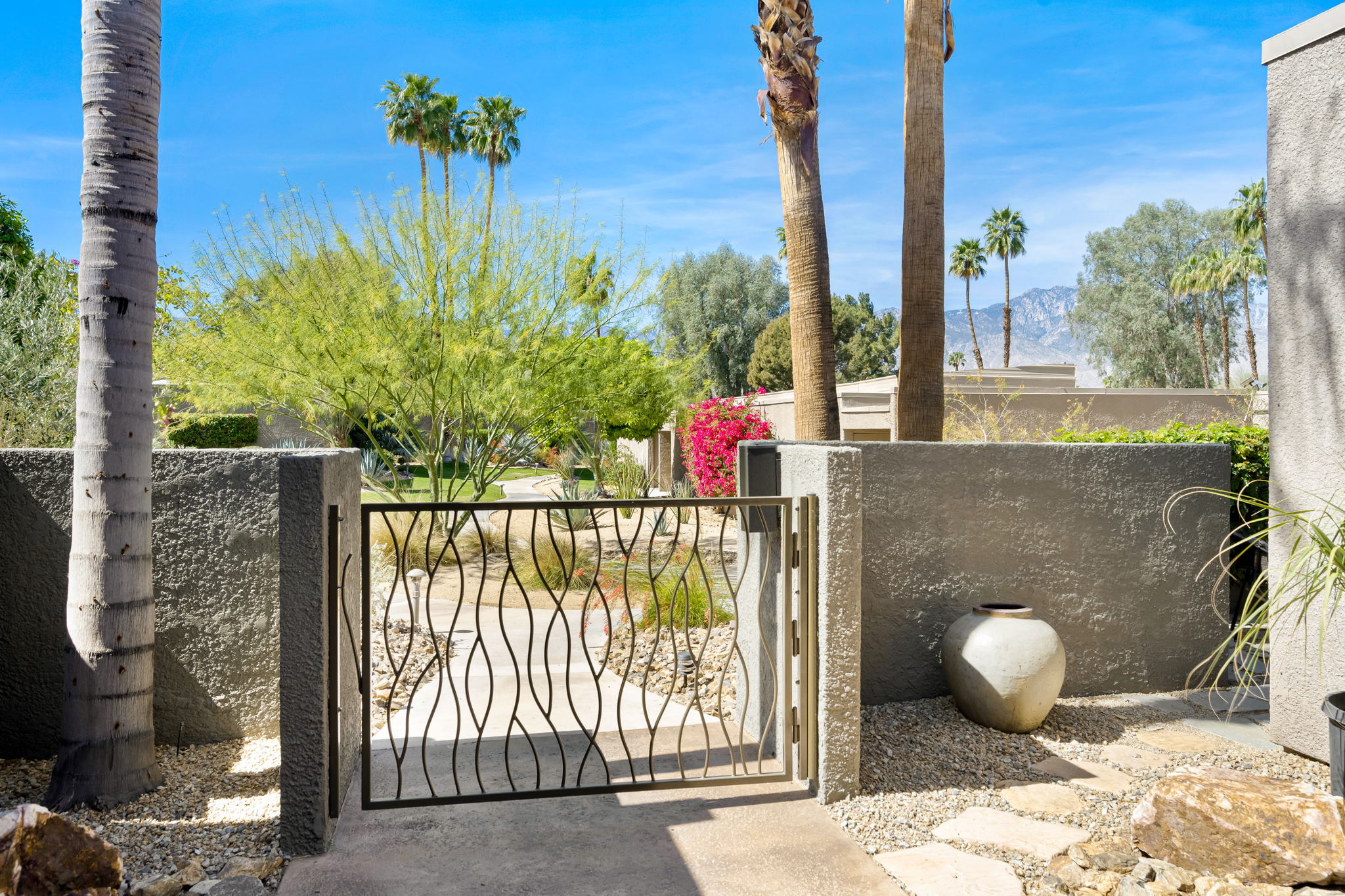 533 Desert W Dr, Rancho Mirage, CA 92270, USA Photo 13