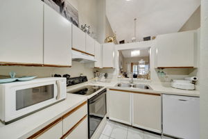 4404 NW 185th St, Miami Gardens, FL 33055, US Photo 6