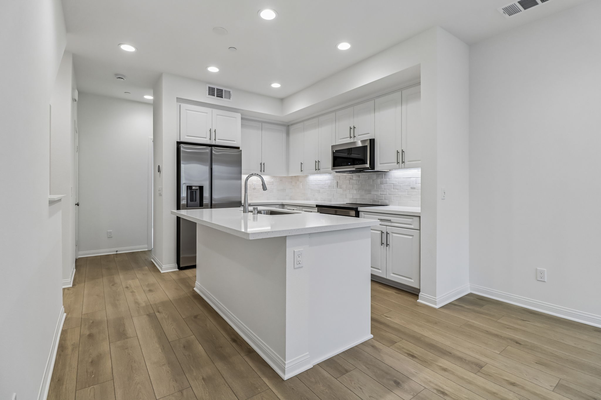 533 Sandstone Ct-010