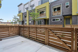 533 Sandstone Ct-033