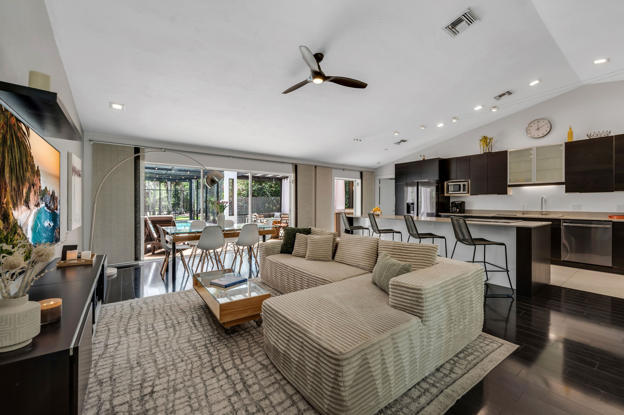 Living View 2