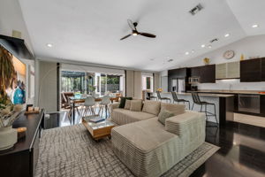 Living View 2
